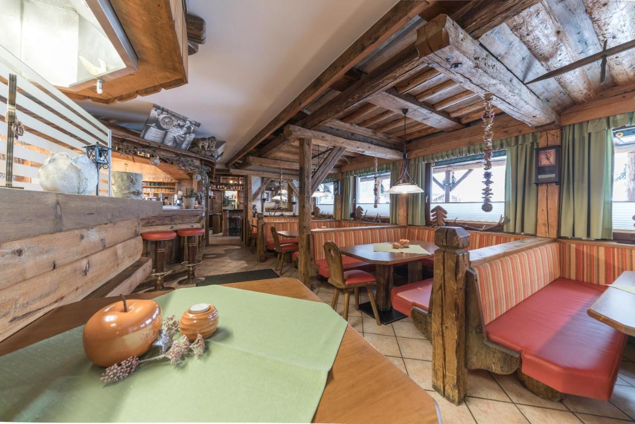 Ferienwohnungen Rustica Längenfeld Exterior photo